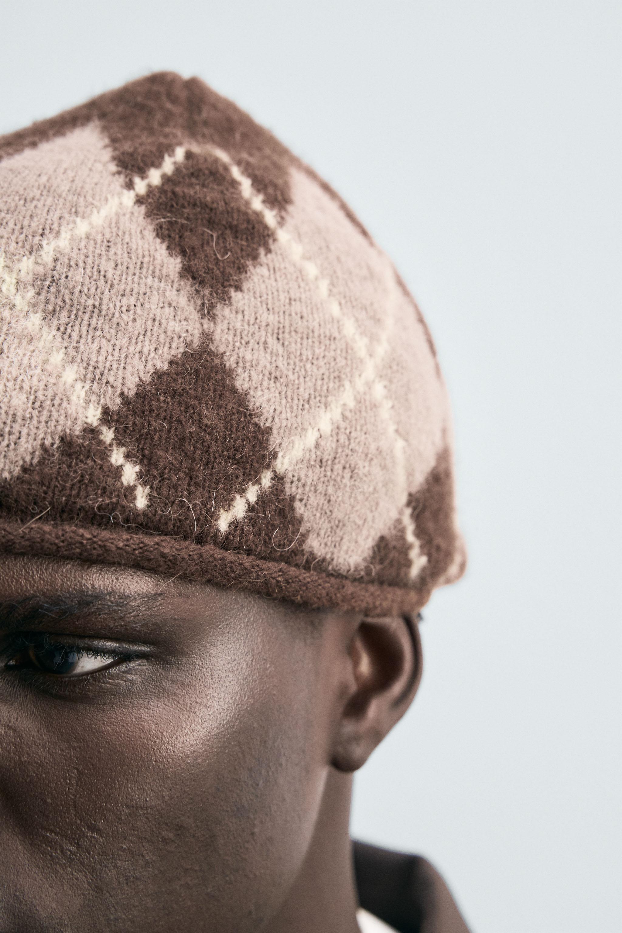 DIAMOND JACQUARD BEANIE HAT